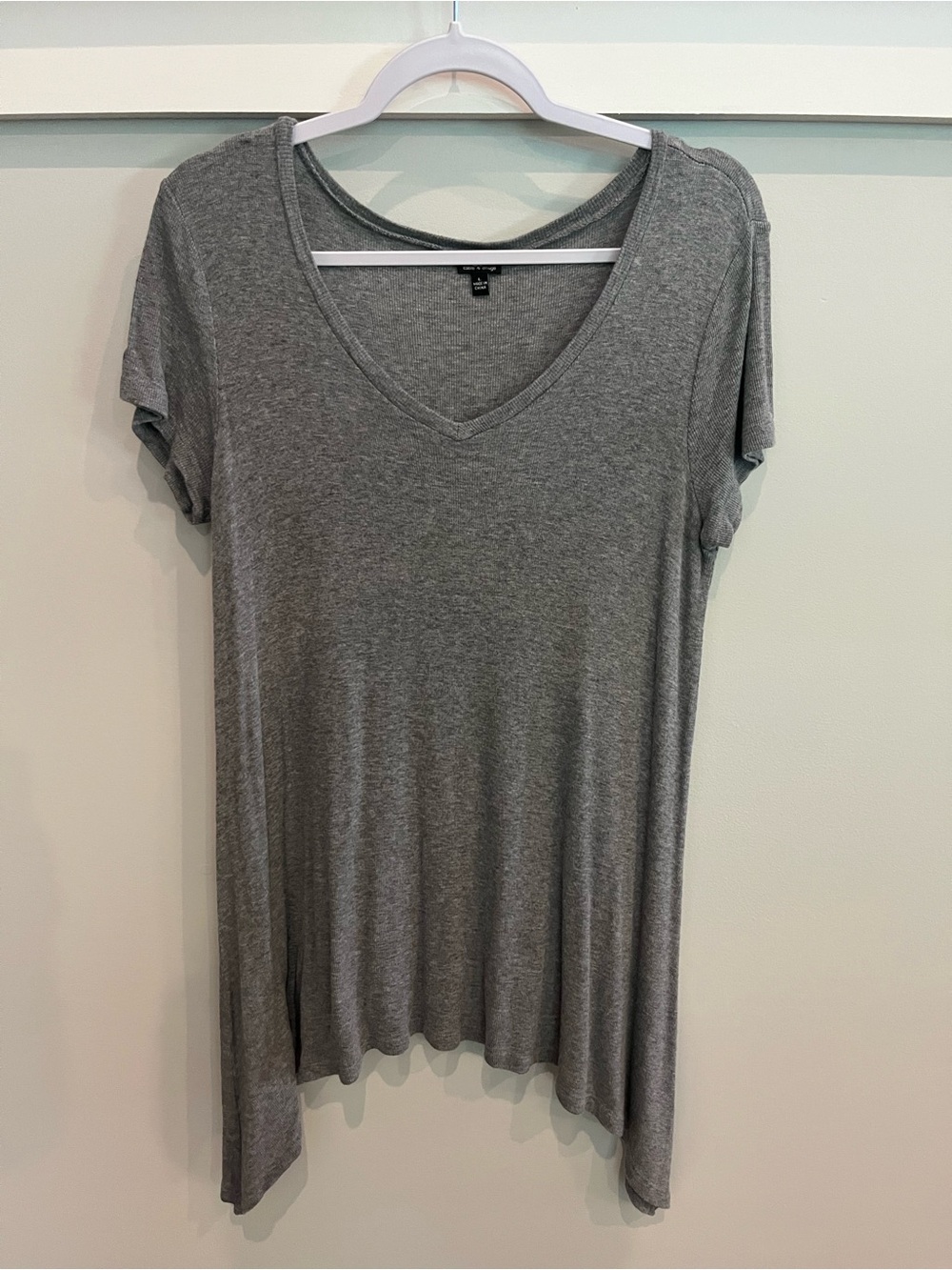 Cable & Gauge Gray V-Neck Short Sleeve Tunic